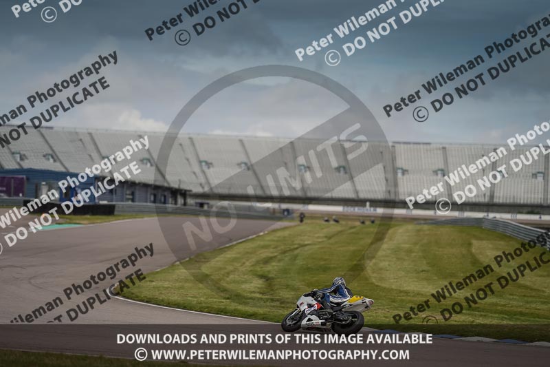 Rockingham no limits trackday;enduro digital images;event digital images;eventdigitalimages;no limits trackdays;peter wileman photography;racing digital images;rockingham raceway northamptonshire;rockingham trackday photographs;trackday digital images;trackday photos